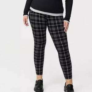 Torrid Women's Plaid Full-Length Pocket Legging Size 1 (XL)